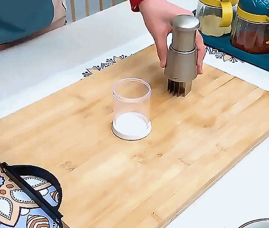 你看過這種搗蒜泥＃不銹鋼拍拍刀嗎？ 蒜泥辣椒都能拍，3秒速切拍拍刀