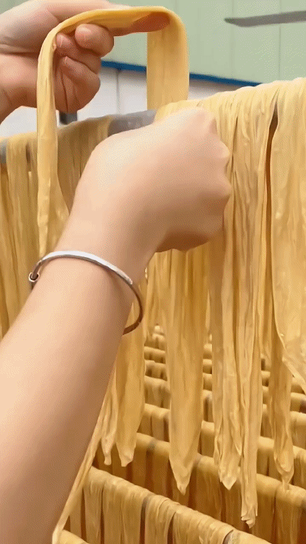 1718901725455286.gif 718e25750c33f91a3abbaa4e6b228657.gif