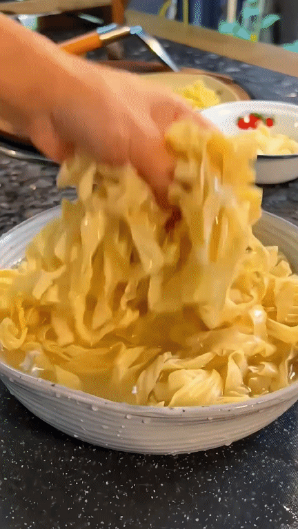 1718901761259837.gif f0e716eaeb68bbda073f72cd6206bc14.gif